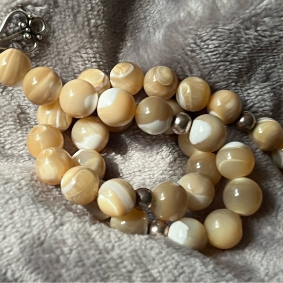 Mother Of Pearl Bead Necklace 19” - Picture 6 of 7